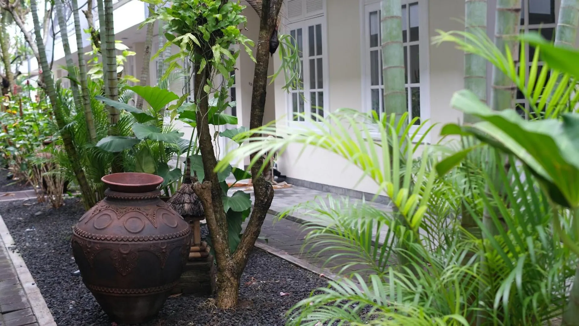 Solterra Seminyak Boutique Hotel & Spa Powered By Archipelago 4*, סמיניאק